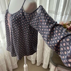 Xhilaration White and Cream Asymmetrical Blouse 3/4 Sleeve